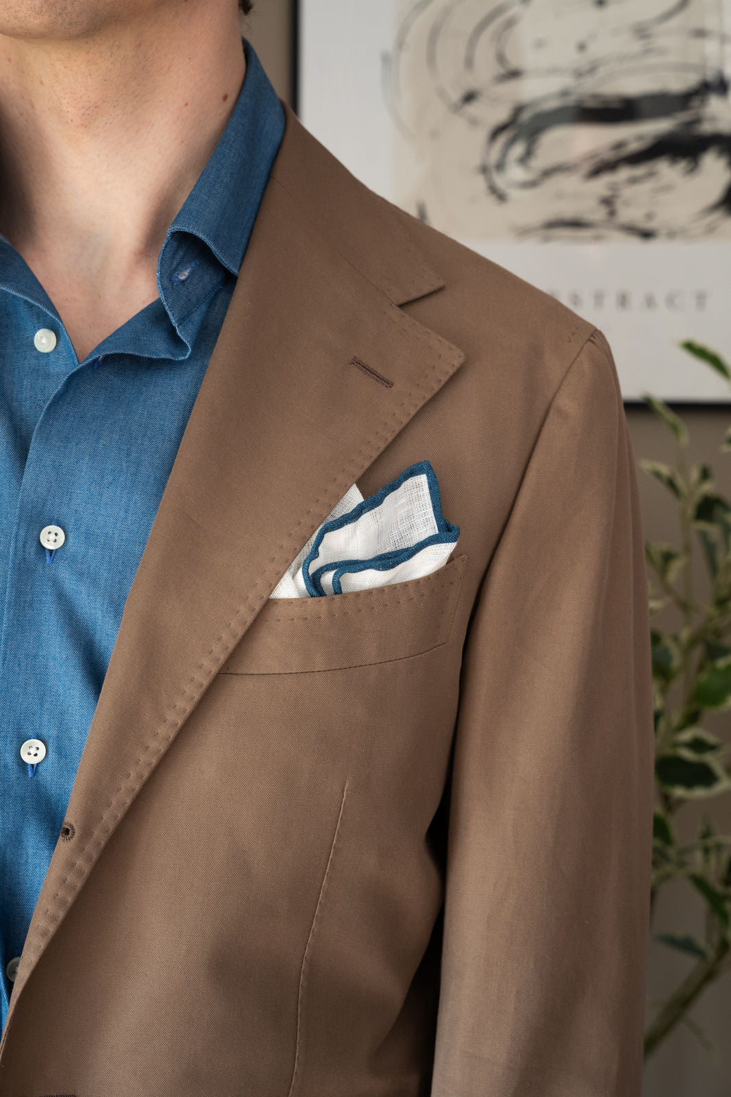 Semplice Lino Einstecktuch von The Sartorious Company – gestylt von den Gebrüdern Lämmermann